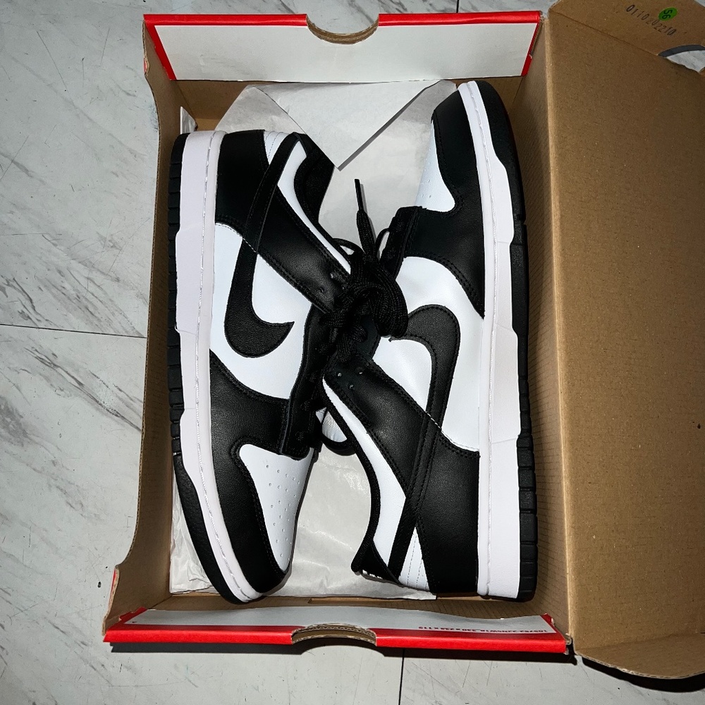 Panda dunks